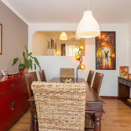 Ferienhaus Lovely Family House *